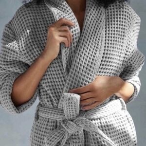 Brooklinen Dreamweave Waffle Robe Gray Waffle Knit Bathrobe Size Medium / Large